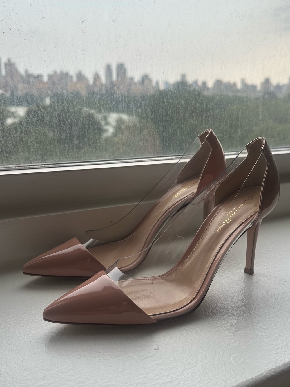 Pristine Gianvito Rossi plexi 85